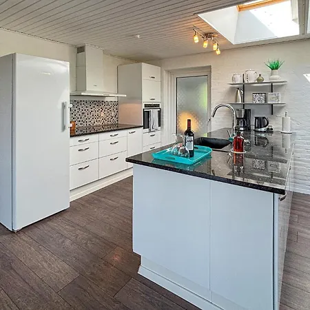Tatil Evi Beautiful In With House Sea View Hejls